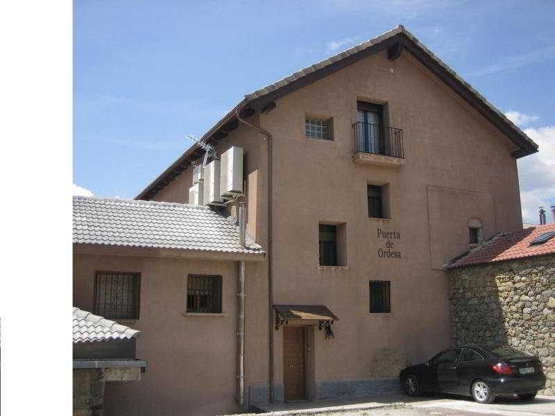 Apartamentos Puerta De Ordesa Laspuna Exterior photo
